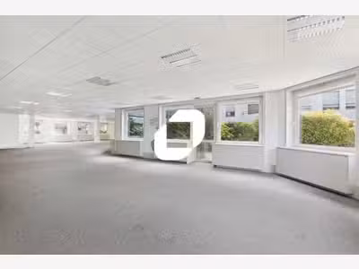 A louer Bureaux 333m² Suresnes