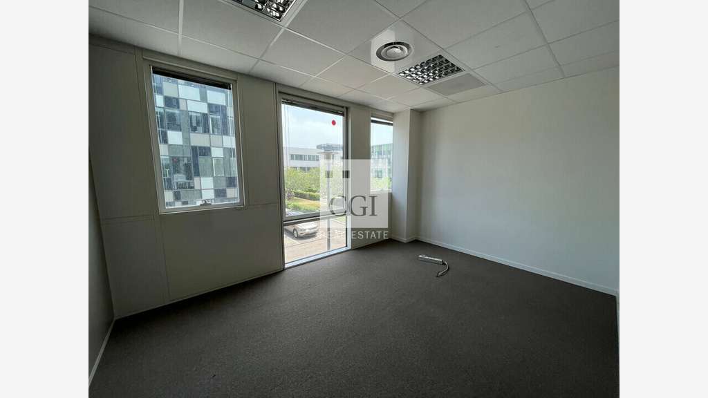 A louer bureaux 6735m² PMR à Lyon 7e Gerland