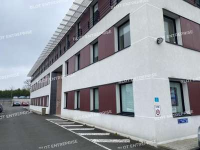 A louer bureaux 59m² accès PMR à Taden