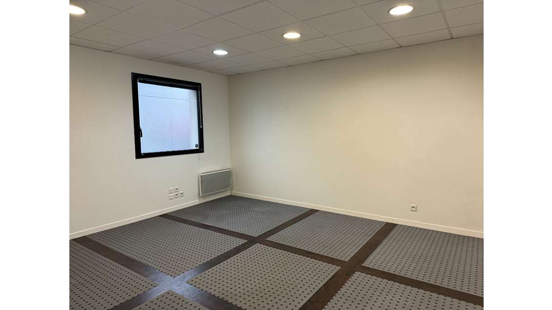 A louer bureau dans un ensemble médical 50m² Taden