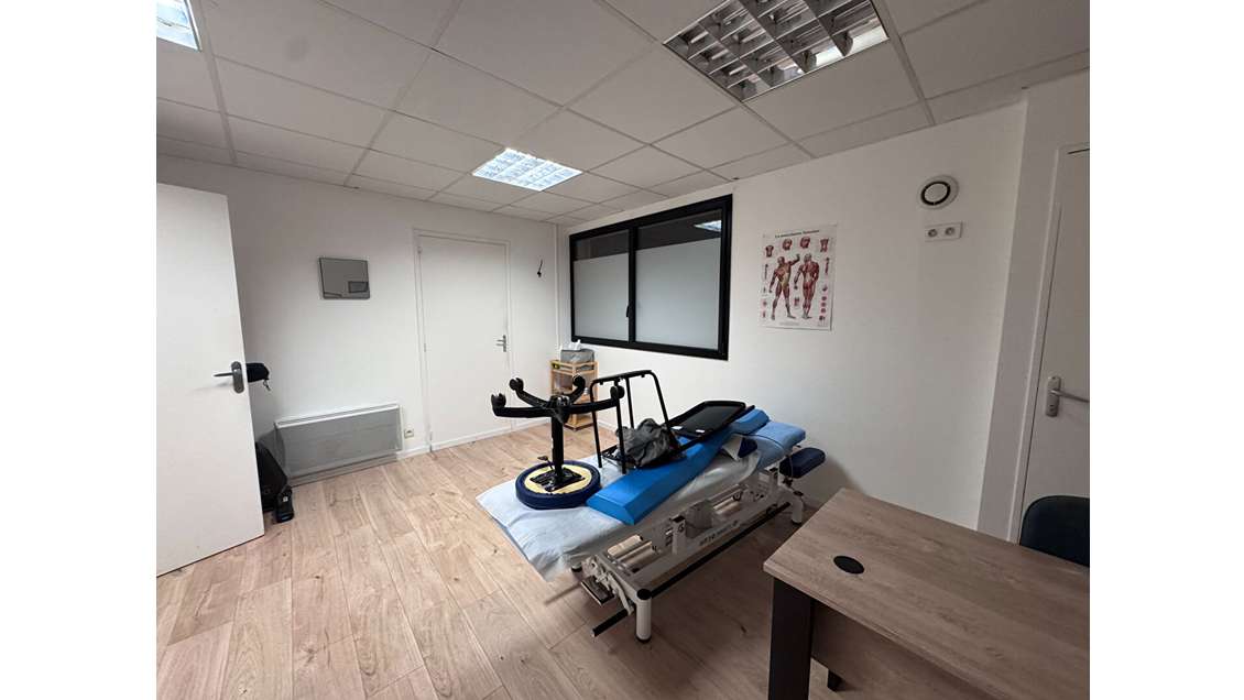 A louer bureaux 56m² en RDC à Taden