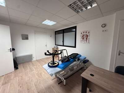 A louer bureaux 56m² en RDC à Taden