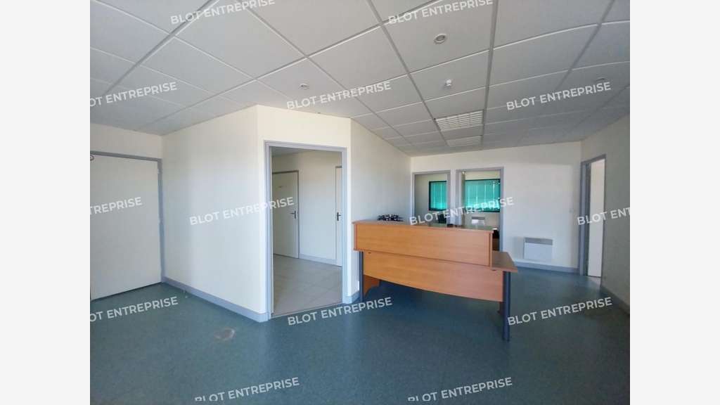 A louer bureaux 460m² zone des Alleux à Taden 