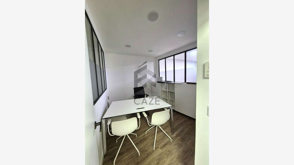Superbes bureaux 76m² à louer en RDC à Talence