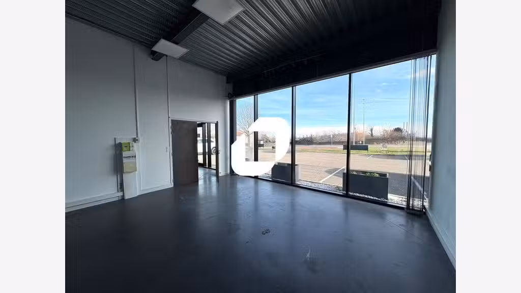 A louer Bureaux 84m² Taluyers