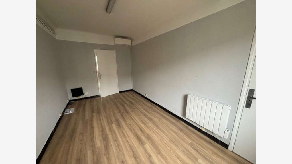 Bureaux 70m² à louer sur axe passant à Tarascon
