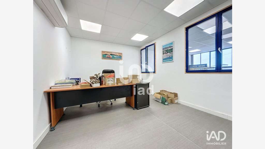 A louer local 135m² zone d'activité de Tarbes