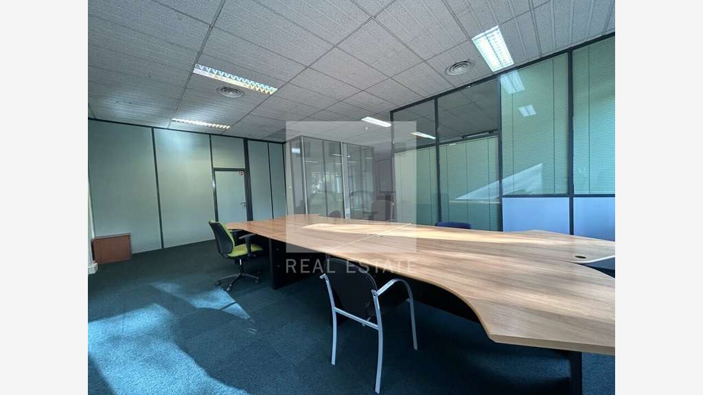 A louer bureaux 198m² RDC à Tassin-la-Demi-Lune