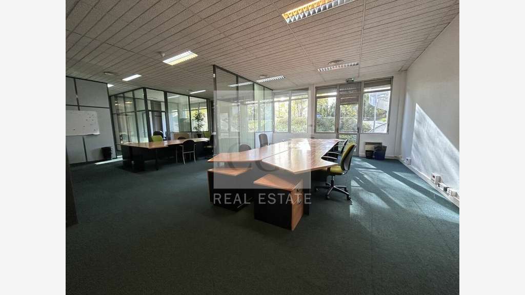 A louer bureaux 198m² RDC à Tassin-la-Demi-Lune