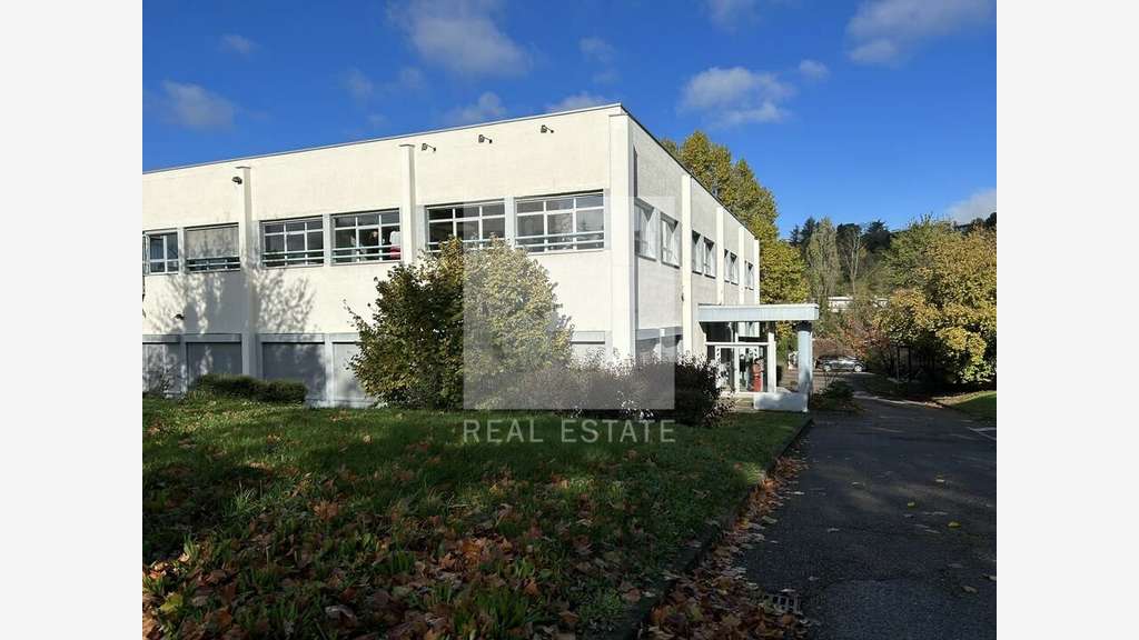 A louer bureaux 198m² RDC à Tassin-la-Demi-Lune
