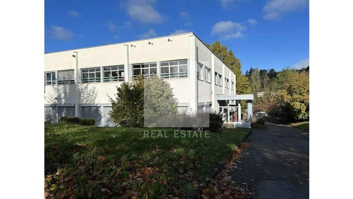 A louer bureaux 198m² RDC à Tassin-la-Demi-Lune