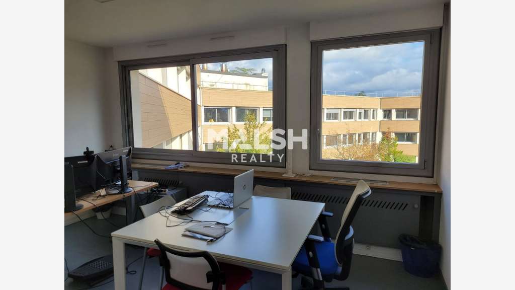Bureaux de 150m² à louer à Tassin la Demi Lune