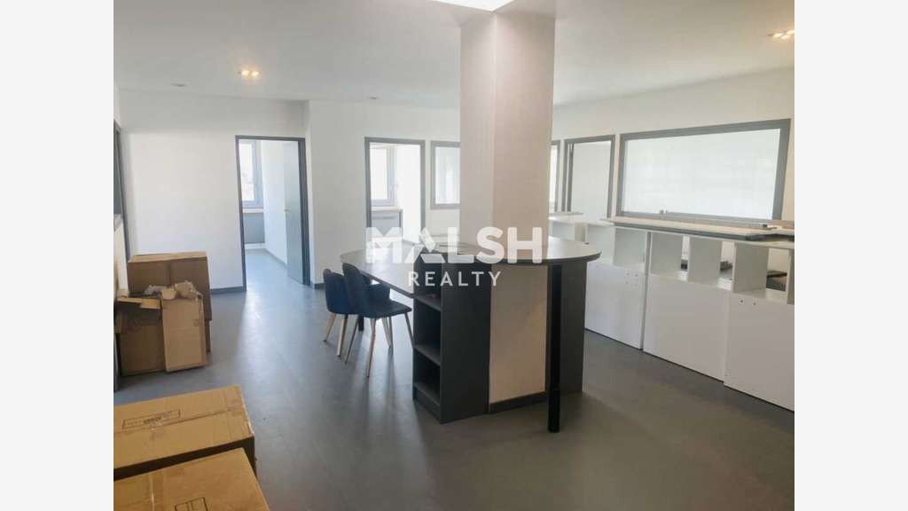 Bureaux de 150m² à louer à Tassin la Demi Lune