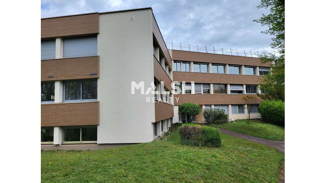 Bureaux de 150m² à louer à Tassin la Demi Lune