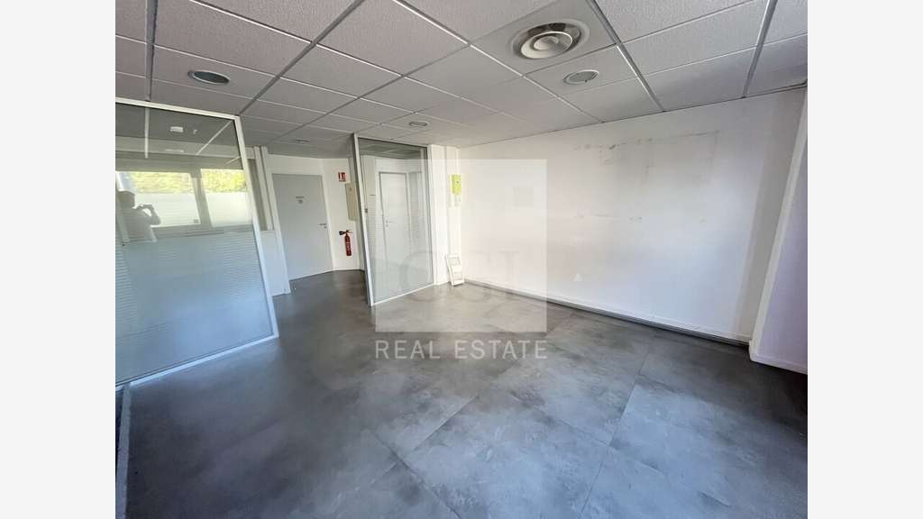 Bureaux 210m² RDC à louer à Tassin-la-Demi-Lune