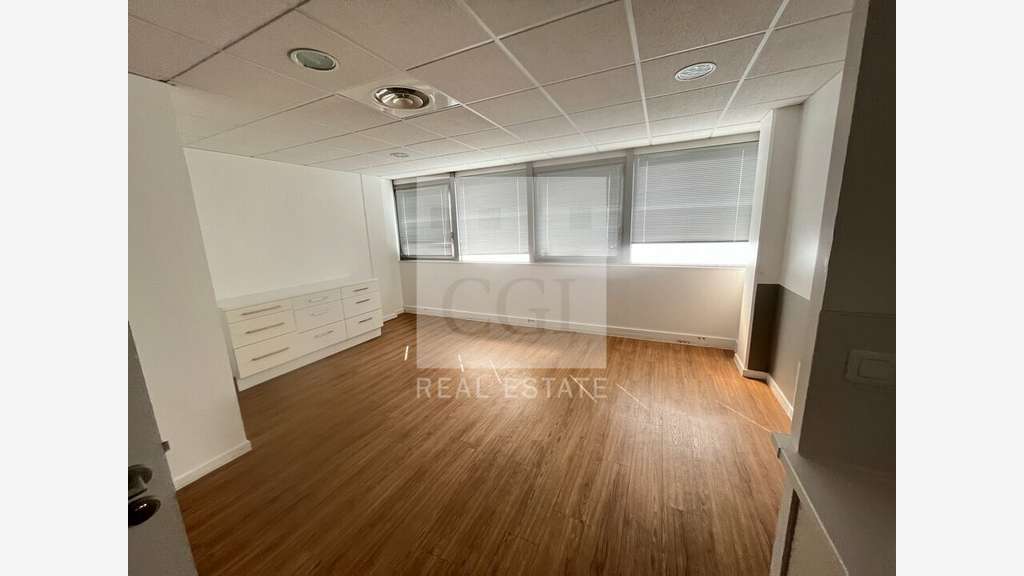 Bureaux 210m² RDC à louer à Tassin-la-Demi-Lune