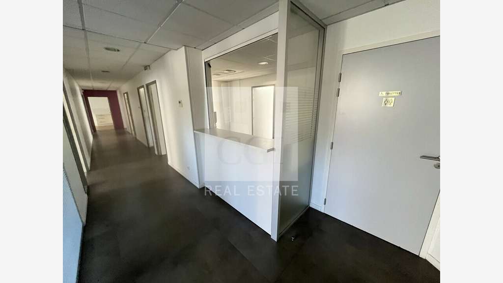 Bureaux 210m² RDC à louer à Tassin-la-Demi-Lune