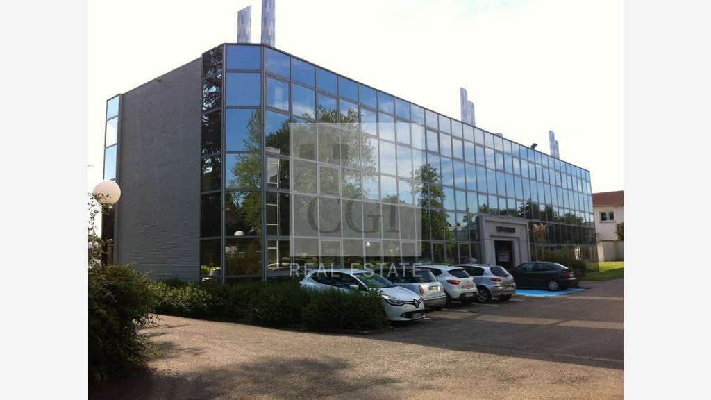 Bureaux 210m² RDC à louer à Tassin-la-Demi-Lune