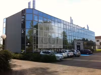 Bureaux 210m² RDC à louer à Tassin-la-Demi-Lune