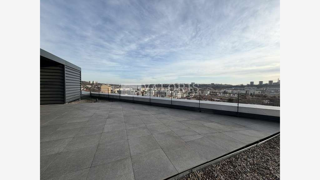 Bureaux 194m² à louer à Tassin la Demi Lune
