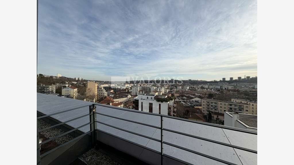 Bureaux 194m² à louer à Tassin la Demi Lune