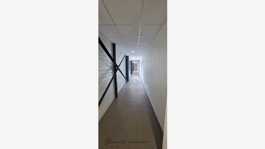 A louer local pro aménagé 70m² accès PMR à Tavaux 