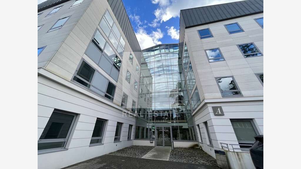 A louer bureaux 160m² Limonest au coeur de Techlid