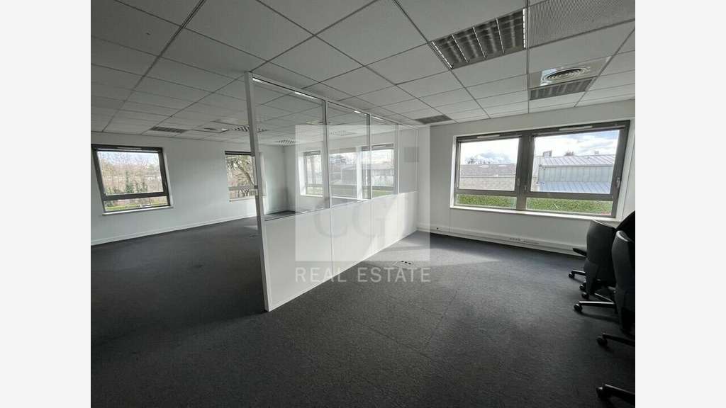 A louer bureaux 160m² Limonest au coeur de Techlid
