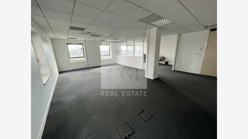 A louer bureaux 160m² Limonest au coeur de Techlid