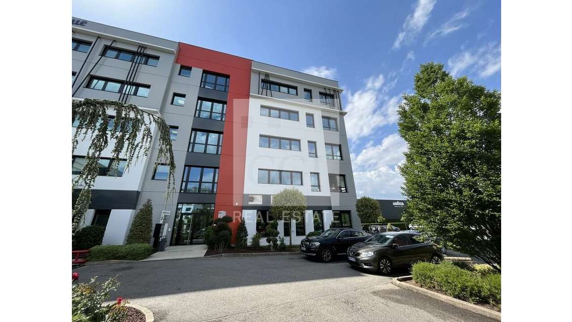 A louer bureaux 1817m² à Saint-Priest Technoland