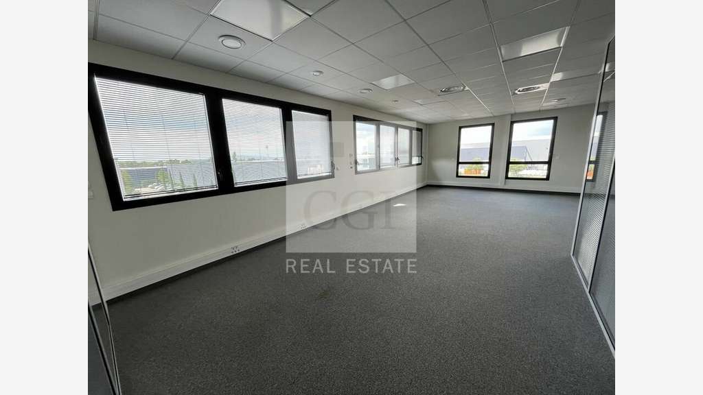 A louer bureaux 1817m² à Saint-Priest Technoland