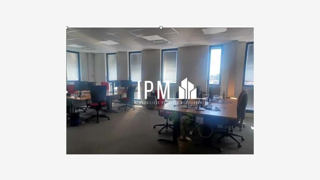 A louer bureaux 610m² Chateau Gombert 13013