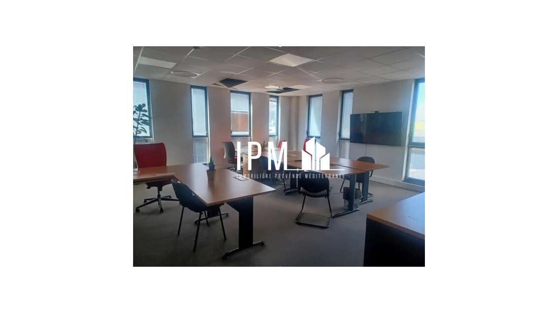 A louer bureaux 610m² Chateau Gombert 13013