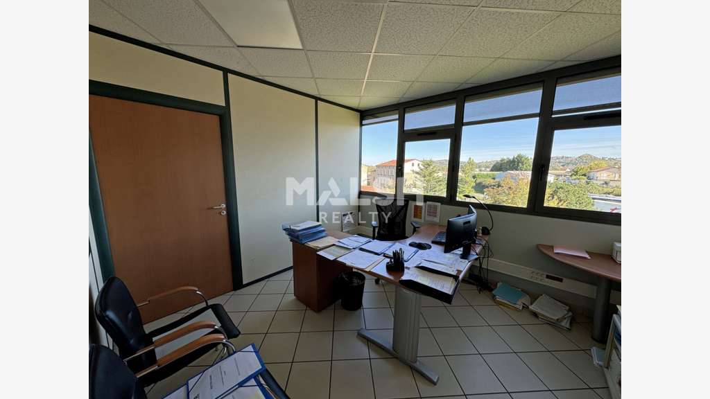 A louer bureaux 156m² grande terrasse à St-Étienne