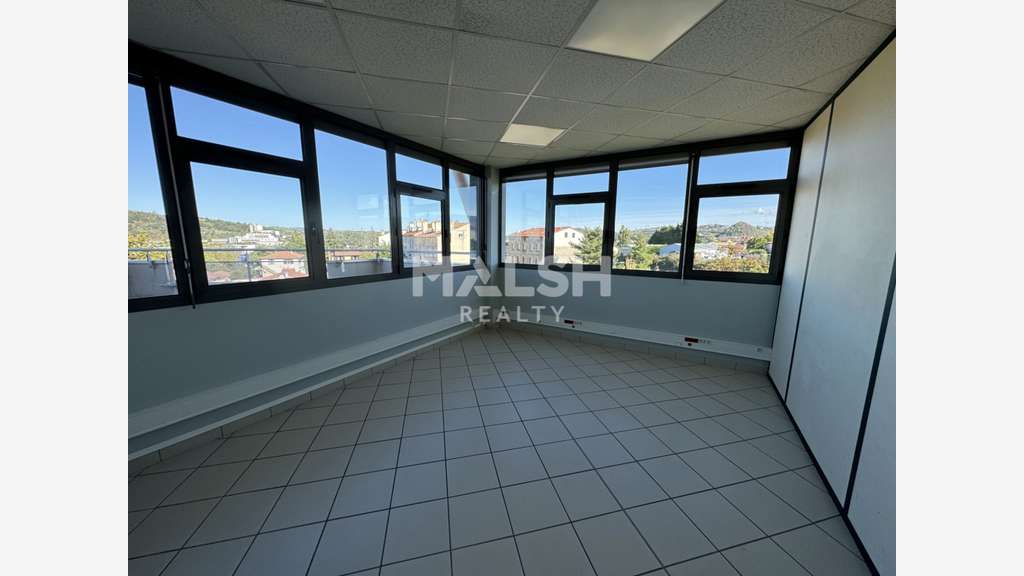 A louer bureaux 156m² grande terrasse à St-Étienne