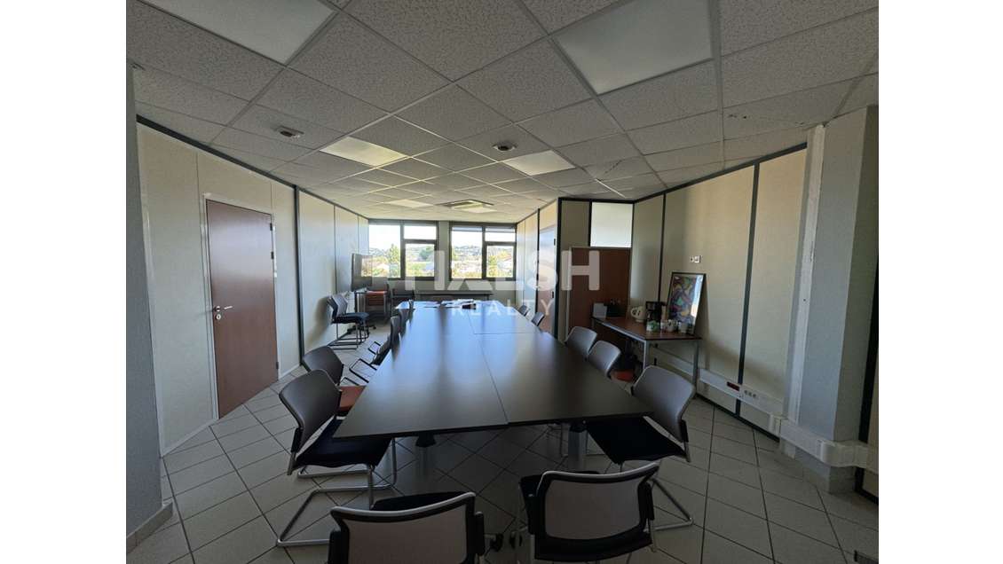 A louer bureaux 156m² grande terrasse à St-Étienne