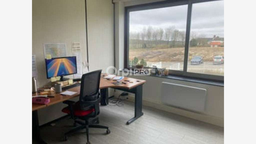 Bureaux 100m² R+1 à louer à Tergnier 