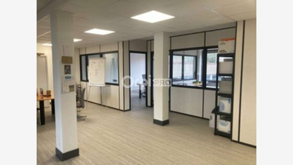 Bureaux 100m² R+1 à louer à Tergnier 