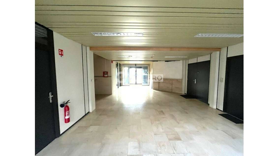 Bureaux 100m² R+1 à louer à Tergnier 