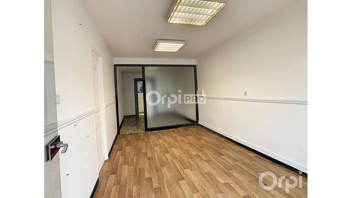 Loue local commercial 35m² proche centre Terrasson