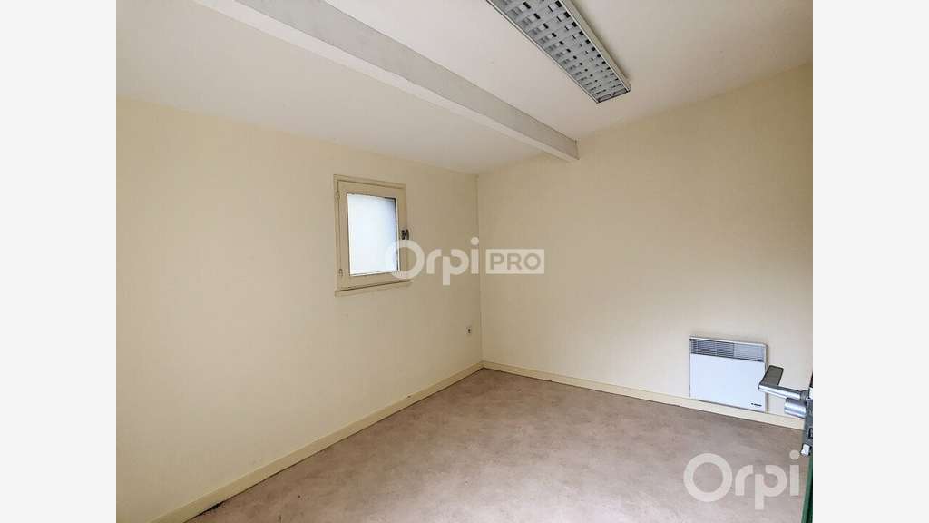 Loue local commercial 35m² proche centre Terrasson