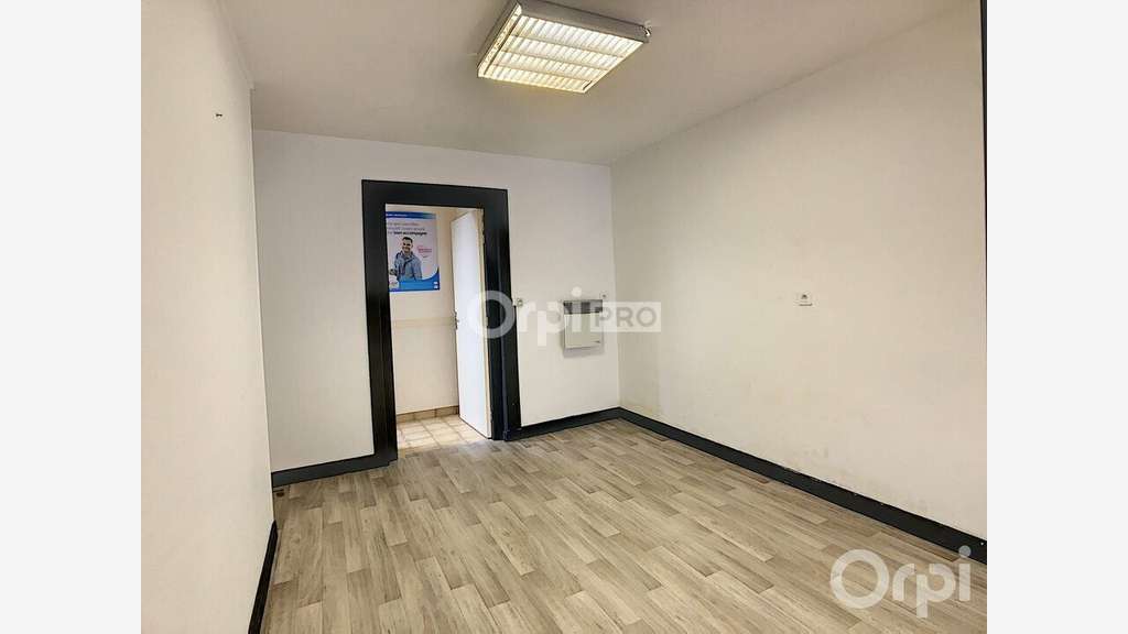 Loue local commercial 35m² proche centre Terrasson