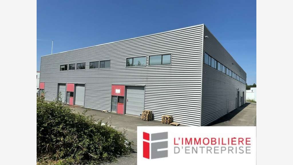 A louer bureaux 740m² R+1 à Theix Atlantheix