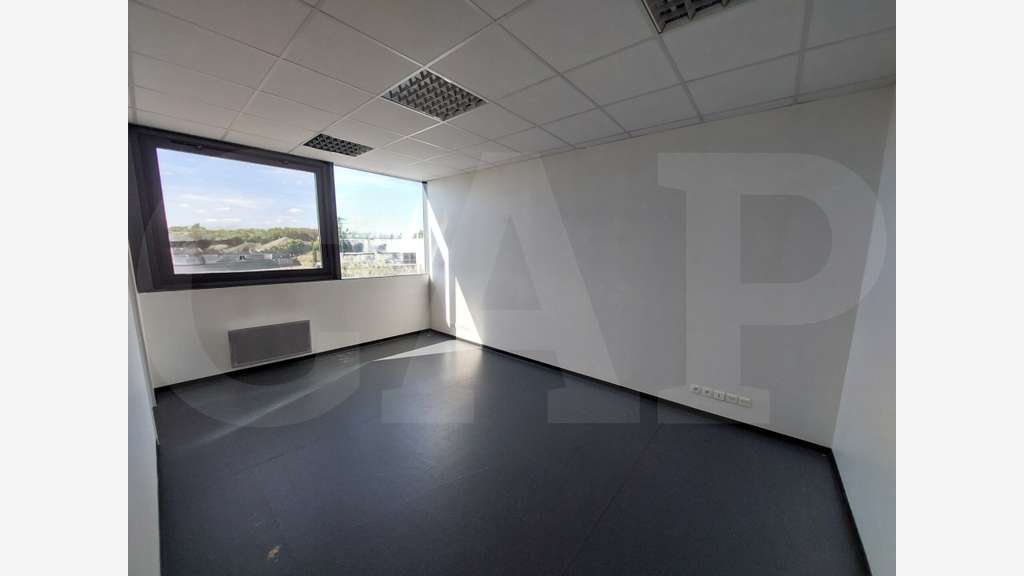A louer bureaux 184m² à Theix-Noyalo