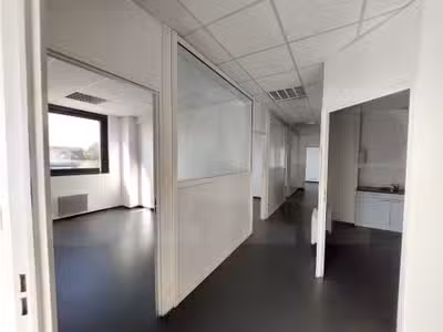 A louer bureaux 184m² à Theix-Noyalo