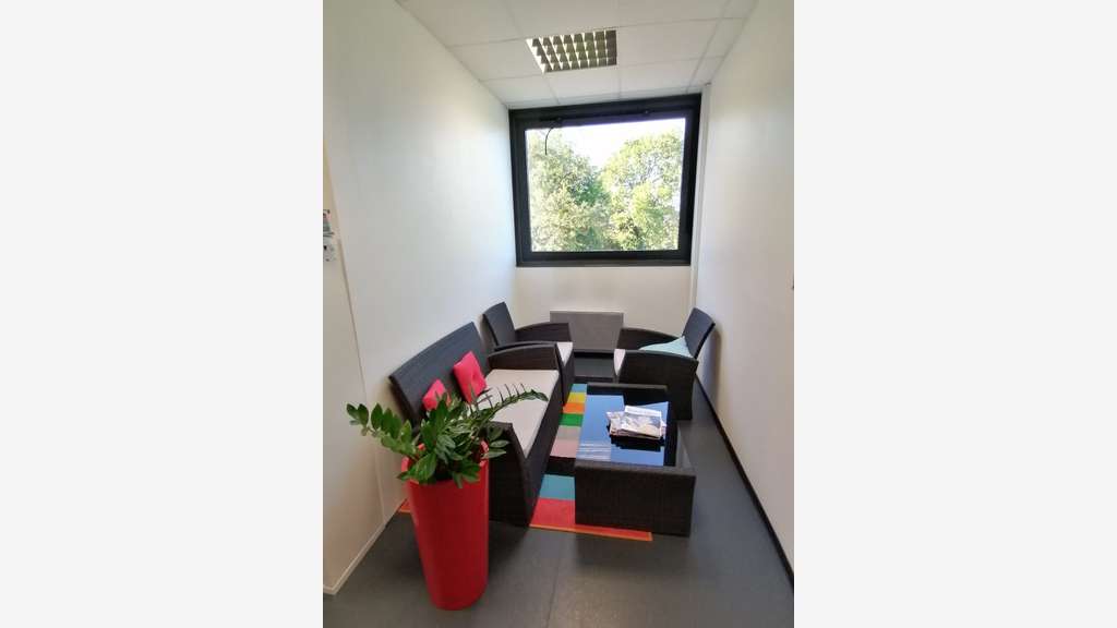 Plateau de bureaux 184m² R+1 à louer Vannes Est