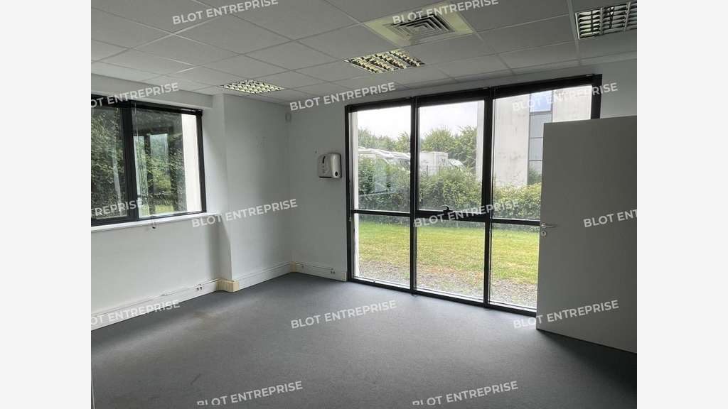 A louer bureaux 336m² RDC à Thorigné-Fouillard