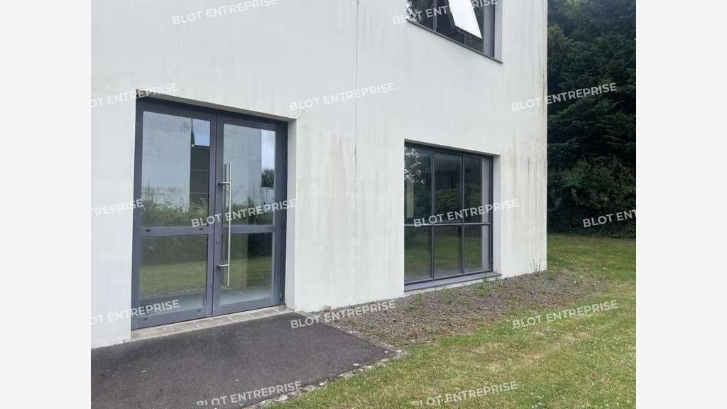A louer bureaux 336m² RDC à Thorigné-Fouillard