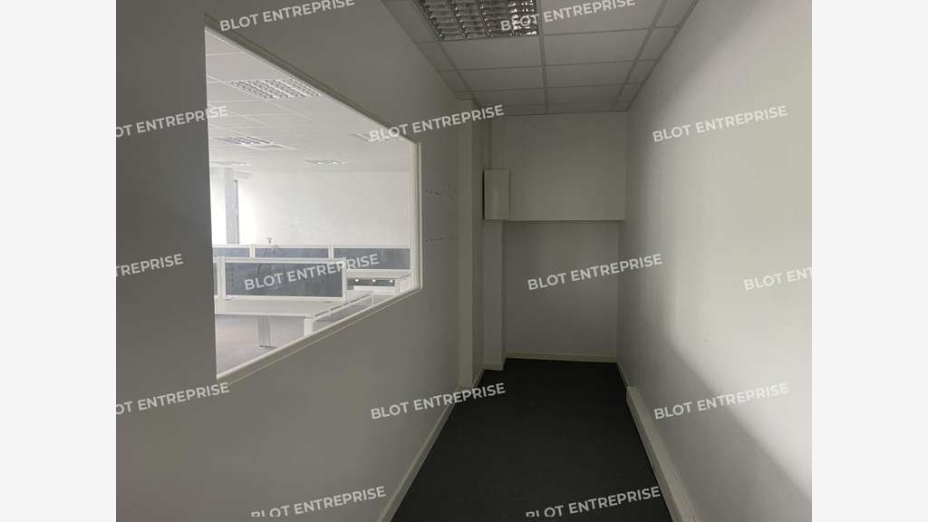 A louer bureaux 336m² RDC à Thorigné-Fouillard