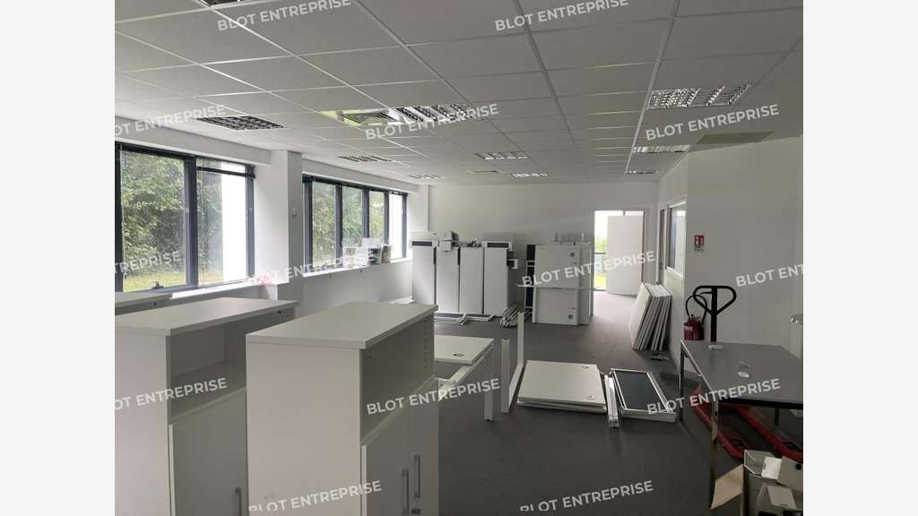 A louer bureaux 336m² RDC à Thorigné-Fouillard